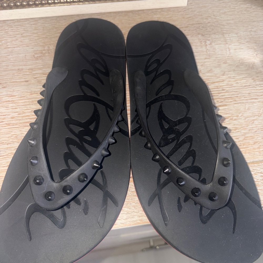 Christian Louboutin Flip Flop - Picture 2 of 9
